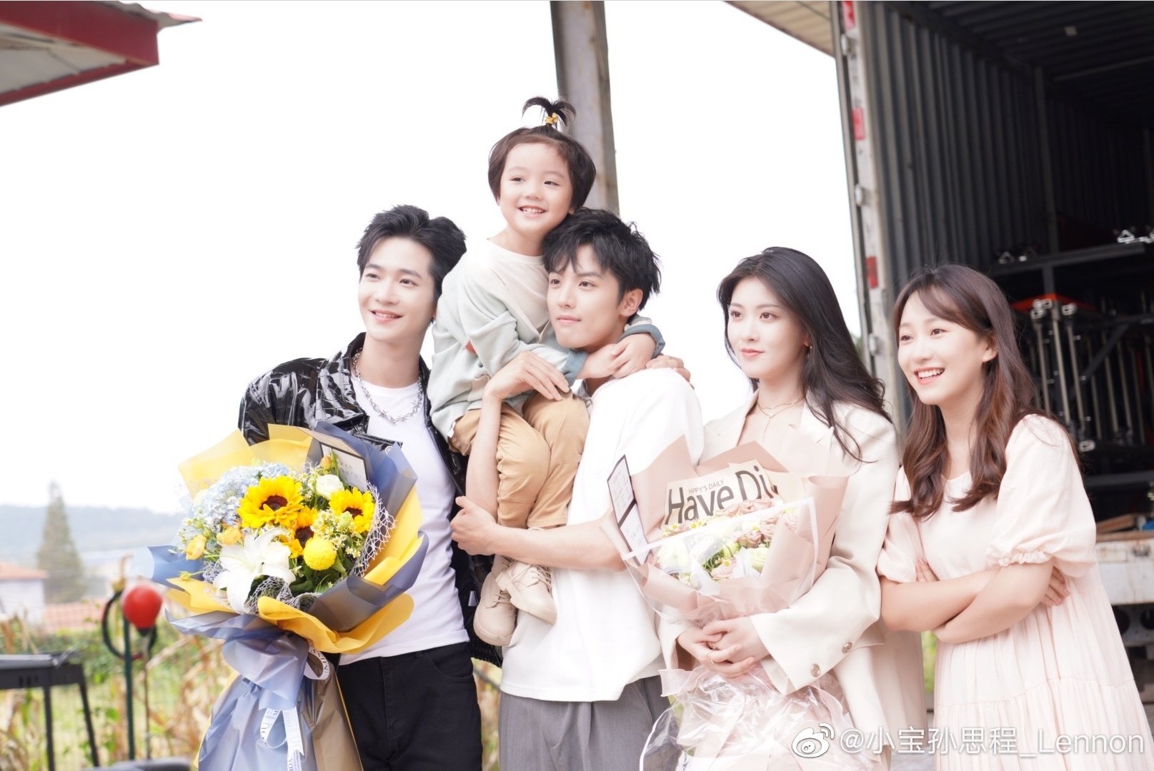 Tiểu Bảo bỏ Hạ ti&ecirc;n sinh đi theo ba mẹ mới to&agrave;n visual cực phẩm, tưởng ai xa lạ h&oacute;a ra l&agrave; anh trai Triệu Lộ Tư? - Ảnh 5.