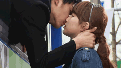 10 nụ hôn nóng bỏng nhất thập kỷ ở phim Hàn: Park Seo Joon vừa hôn đắm đuối vừa lăn giường thì ai mà bì lại? - Ảnh 2.