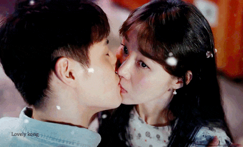 10 nụ hôn nóng bỏng nhất thập kỷ ở phim Hàn: Park Seo Joon vừa hôn đắm đuối vừa lăn giường thì ai mà bì lại? - Ảnh 12.