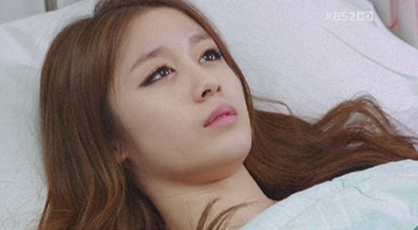 4 mỹ nhân Hàn bị chỉ trích vì quá đẹp trên phim: Yoona đóng xác chết vẫn xinh ngất, tức cười nhất là số 2 - Ảnh 8.