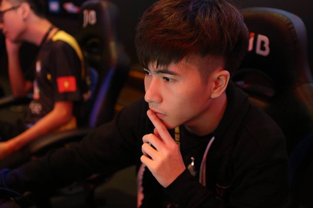 Điểm danh những nam streamer điển trai h&uacute;t fan khủng, hội chị em nhanh nhanh check info th&ocirc;i! - Ảnh 3.