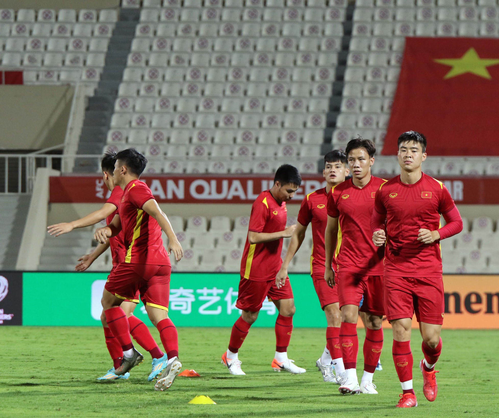 Netizen Trung Quốc nói gì trước giờ bóng lăn: 20 năm trước vào World Cup, 20 năm sau phải run sợ khi đối mặt Việt Nam - Ảnh 2.