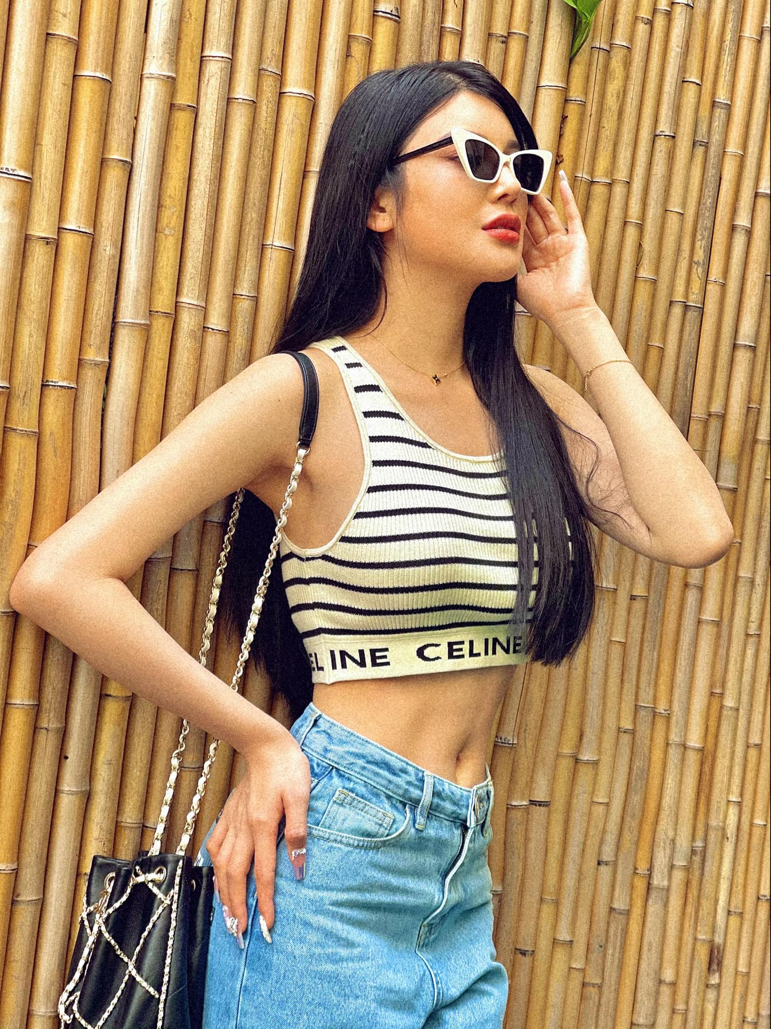 Ngọc Trinh vướng nghi vấn dùng đồ fake, tình địch khoe ngay ảnh 2 tay 2 nhẫn kim cương to, có cả túi hiệu đắt đỏ! - Ảnh 9.