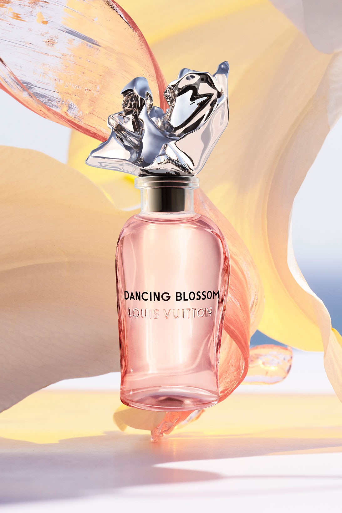 Nước hoa Louis Vuitton Les Extraits: Khi tinh hoa hương thơm hoà quyện cùng những tuyệt tác kiến trúc cổ kính - Ảnh 2.