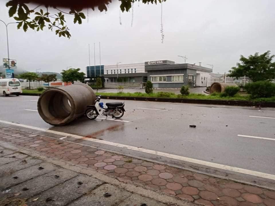 Hiện trường thương tâm vụ tai nạn khiến đôi vợ chồng sắp cưới, trong đó người vợ đang mang thai 5 tháng tử vong - Ảnh 4.