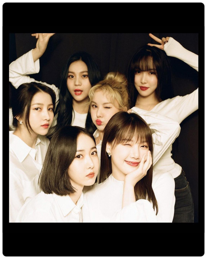 Nh&oacute;m nữ c&ugrave;ng nh&agrave; BTS comeback tại đ&aacute;m cưới sau m&agrave;n tan r&atilde; đột ngột nhất Kpop, fan vừa mừng vừa x&oacute;t xa - Ảnh 1.