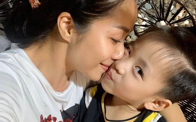 Nhóc tỳ nhà 1 sao nữ Vbiz mới 6 tuổi đã có kỹ năng yoga thuần thục, đến người lớn xem cũng phải choáng váng! - Ảnh 6. Nhóc tỳ nhà 1 sao nữ Vbiz mới 6 tuổi đã có kỹ năng yoga thuần thục, đến người lớn xem cũng phải choáng váng! - Ảnh 6.