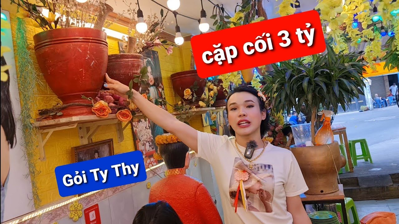 Bị chủ nhà lấy lại quán không cho thuê nữa, thánh gỏi đu đủ Ty Thy làm luôn một chuyện chứng minh đẳng cấp giàu sang - Ảnh 2. Bị chủ nhà lấy lại quán không cho thuê nữa, thánh gỏi đu đủ Ty Thy làm luôn một chuyện chứng minh đẳng cấp giàu sang - Ảnh 2.