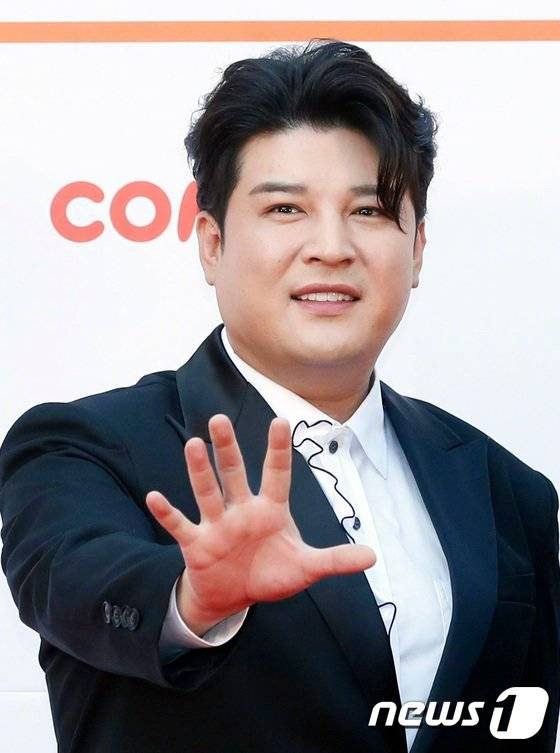 N&Oacute;NG: 1 th&agrave;nh vi&ecirc;n đ&igrave;nh đ&aacute;m của Super Junior x&aacute;c nhận nhiễm COVID-19, t&igrave;nh trạng hiện tại ra sao? - Ảnh 2.