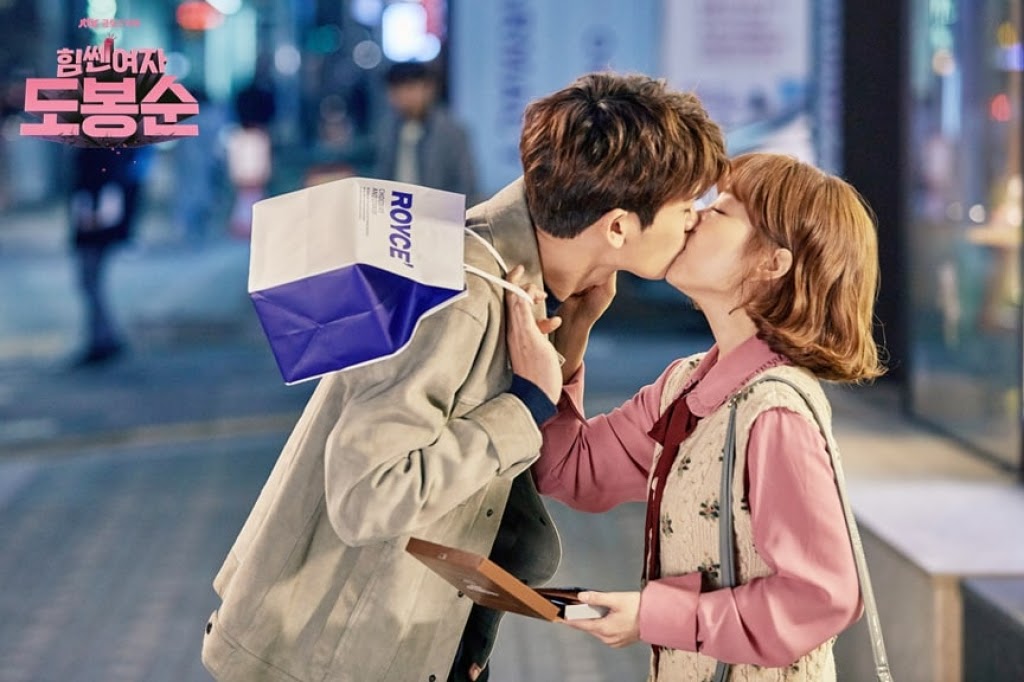 6 bà hoàng cảnh hôn của phim Hàn: Son Ye Jin vừa hôn vừa lăn giường bạo liệt nhưng vẫn thua xa trùm cuối - Ảnh 9.