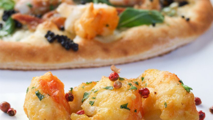 Những chiếc pizza giá chỉ dành cho đại gia vung tiền - Ảnh 2. Những chiếc pizza giá chỉ dành cho đại gia vung tiền - Ảnh 2.