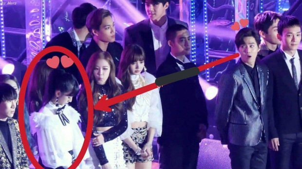 Suho (EXO) vướng tin đồn kết hôn vào tháng 2 năm sau, dân tình nháo nhào truy tìm danh tính cô dâu - Ảnh 12. Suho (EXO) vướng tin đồn kết hôn vào tháng 2 năm sau, dân tình nháo nhào truy tìm danh tính cô dâu - Ảnh 12.