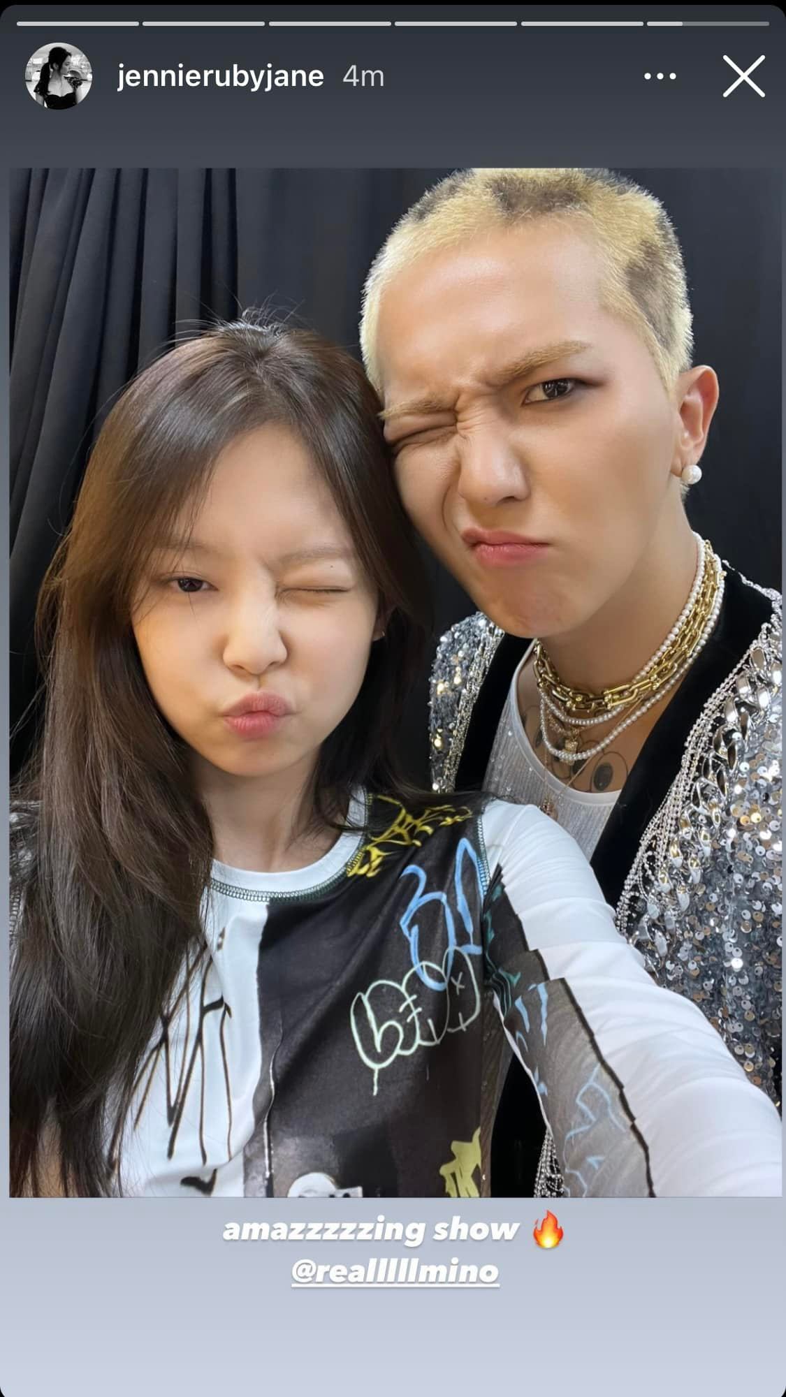 Mino như bê cả Kbiz đến concert: Jennie lộ mặt mộc, BLACKPINK - TWICE đụng độ, Ahn Jae Hyun và dàn idol khủng YG - JYP hội tụ - Ảnh 3. Mino như bê cả Kbiz đến concert: Jennie lộ mặt mộc, BLACKPINK - TWICE đụng độ, Ahn Jae Hyun và dàn idol khủng YG - JYP hội tụ - Ảnh 3.