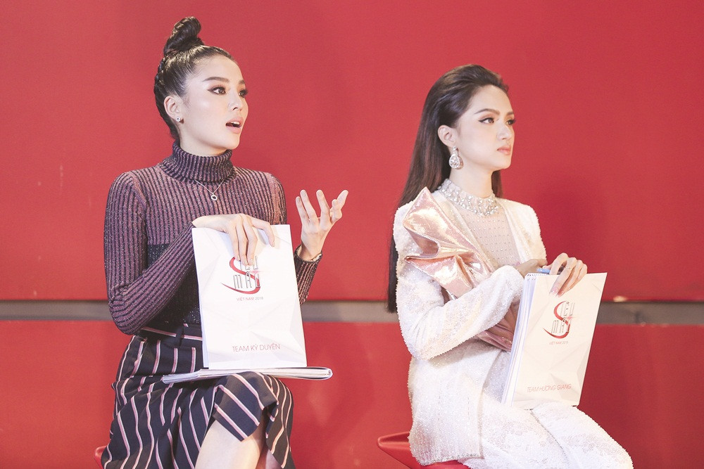 3 Hoa hậu chiêu dụ thí sinh gây choáng: Lương Thùy Linh chưa là gì với giác quan thứ 6 của Hương Giang? - Ảnh 3. 3 Hoa hậu chiêu dụ thí sinh gây choáng: Lương Thùy Linh chưa là gì với giác quan thứ 6 của Hương Giang? - Ảnh 3.