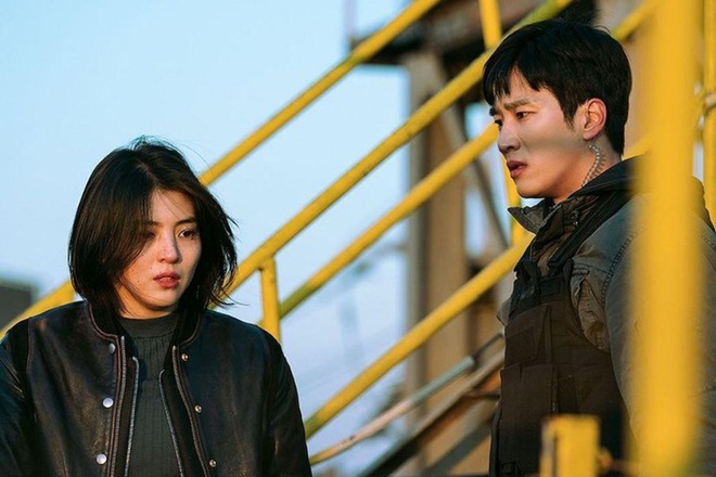 5 couple đẹp nức nở, chemistry gây nghiện ở phim hành động Hàn: Vagabond đã hot lắm rồi nhưng trùm cuối mới mãi mãi đỉnh! - Ảnh 3. 5 couple đẹp nức nở, chemistry gây nghiện ở phim hành động Hàn: Vagabond đã hot lắm rồi nhưng trùm cuối mới mãi mãi đỉnh! - Ảnh 3.