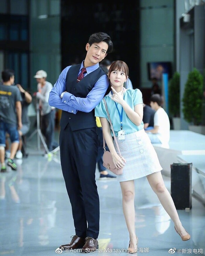 Sam Sam Đến Rồi bản Thái vừa ra mắt đã bị chê tơi tả: Thời trang thảm họa, kịch bản làm lố, may visual nữ chính vớt lại - Ảnh 4. Sam Sam Đến Rồi bản Thái vừa ra mắt đã bị chê tơi tả: Thời trang thảm họa, kịch bản làm lố, may visual nữ chính vớt lại - Ảnh 4.