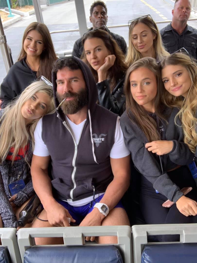 Dan Bilzerian: Hành trình từ tên lính thủy đánh bộ vô danh tới ông hoàng trong làng giải trí nhờ Poker - Ảnh 2.