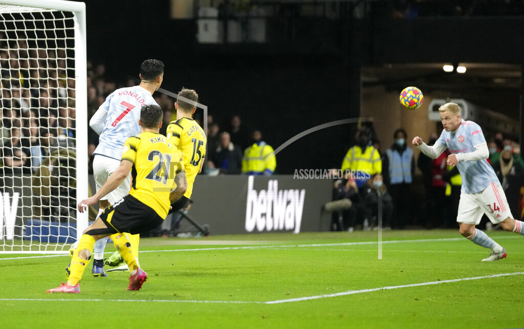 THẢM HỌA cho SOLSKJAER: Maguire tấu hài và ăn thẻ đỏ, MU đại bại 1-4 trước Watford - Ảnh 9.