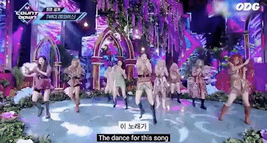 1 vũ đạo của TWICE khó đến mức nhảy xong là chẳng đi nổi, vậy mà Jeongyeon vỡ đĩa đệm cổ vẫn biểu diễn ngon lành - Ảnh 3.