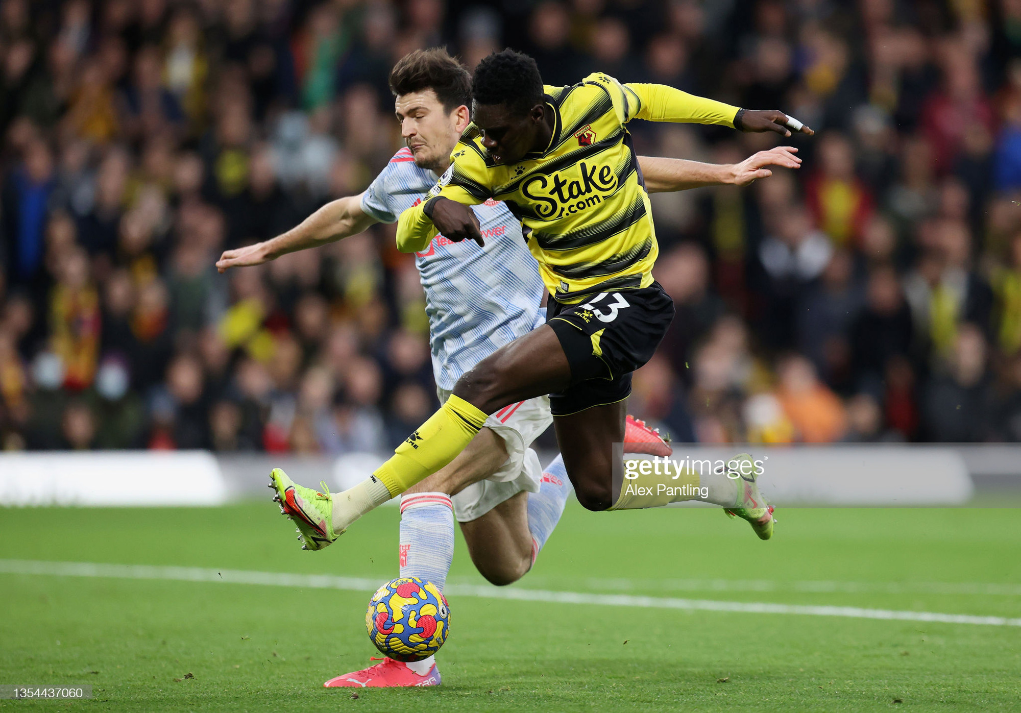 THẢM HỌA cho SOLSKJAER: Maguire tấu hài và ăn thẻ đỏ, MU đại bại 1-4 trước Watford - Ảnh 12.