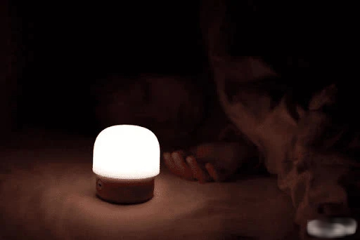 Bé gái 3 tuổi mách: Ban đêm bố đánh mẹ, bà cứu mẹ con với! Đôi vợ chồng đỏ mặt nhưng bà nội bình tĩnh đáp một câu giải vây cho cả nhà - Ảnh 2. Bé gái 3 tuổi mách: Ban đêm bố đánh mẹ, bà cứu mẹ con với! Đôi vợ chồng đỏ mặt nhưng bà nội bình tĩnh đáp một câu giải vây cho cả nhà - Ảnh 2.