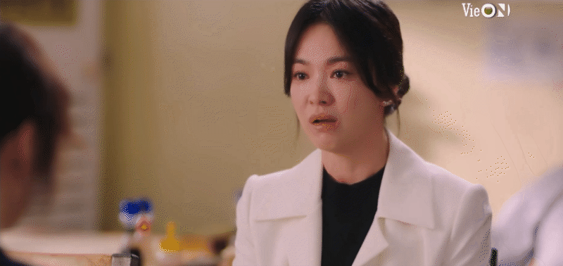 Song Hye Kyo vừa khóc vì nhớ bồ cũ, diễn xuất bất ngờ được khen nức nở: Nước mắt chị rơi trôi sạch anti-fan luôn - Ảnh 2.