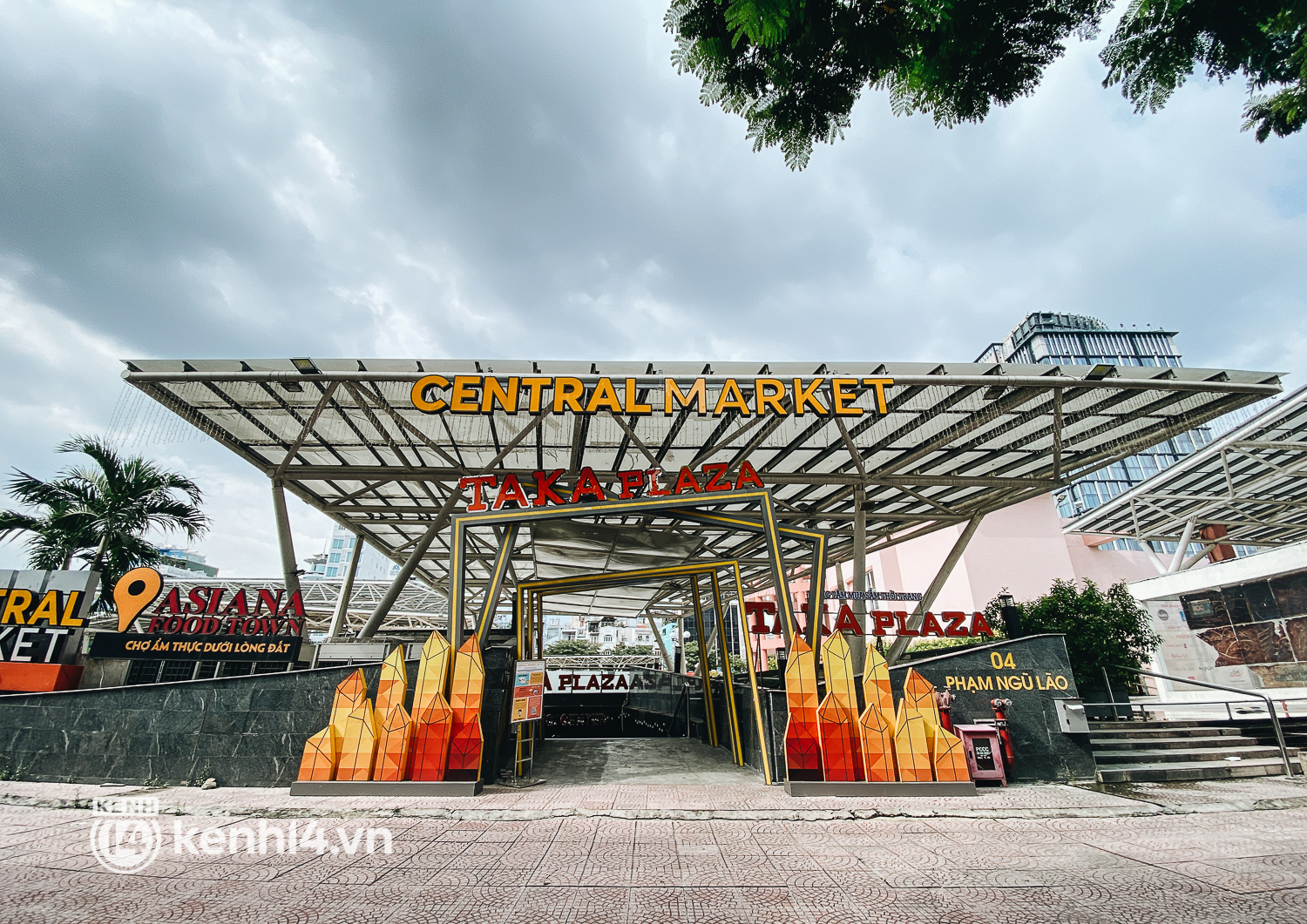 Khu thương mại dưới lòng đất đầu tiên ở Sài Gòn hiện tại như thế nào sau giãn cách? - Ảnh 1. Khu thương mại dưới lòng đất đầu tiên ở Sài Gòn hiện tại như thế nào sau giãn cách? - Ảnh 1.