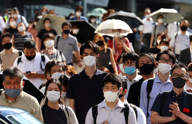 Nguy&ecirc;n nh&acirc;n đằng sau sự suy yếu của virus SARS-CoV-2 tại Nhật Bản - Ảnh 1.