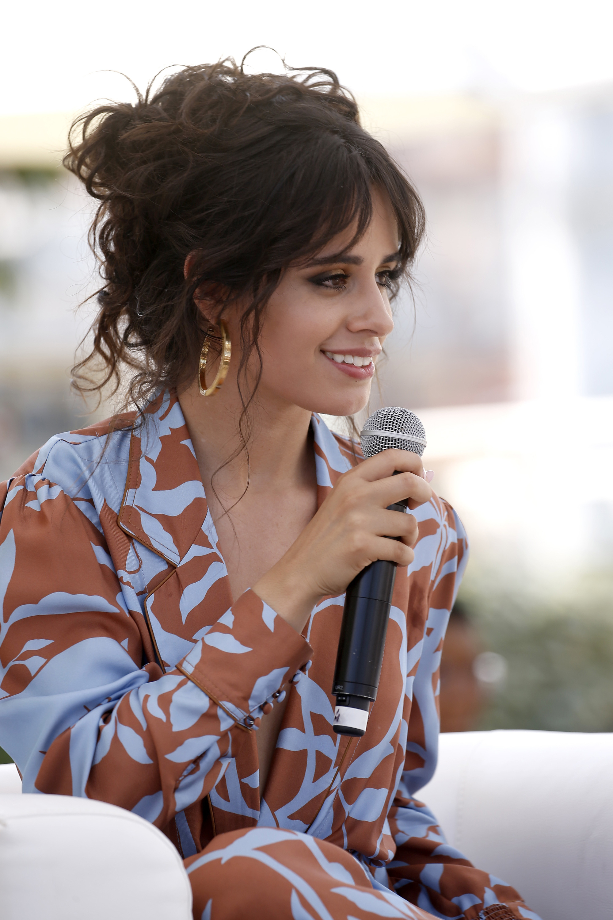 Mới chia tay mấy hôm, Camila Cabello đã bạc cả đầu! - Ảnh 8.