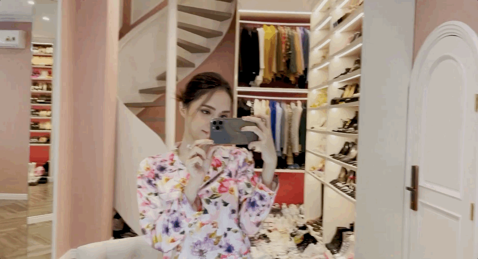 Hương Giang h&eacute; lộ b&ecirc;n trong ng&ocirc;i biệt thự mới: D&agrave;nh 2 tầng chứa đồ hiệu, nh&igrave;n 1 g&oacute;c cũng đủ cho&aacute;ng! - Ảnh 3.