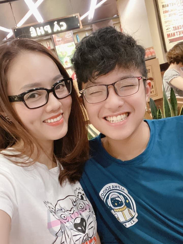 Vợ cũ và dàn sao nổi tiếng tới thăm Công Lý tại nhà riêng, bất ngờ với thần sắc sau 1 tháng xuất viện - Ảnh 4.
