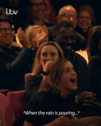 Vài giây lướt qua show của Adele, Emma Watson gây bão MXH vì visual cực phẩm: Hermione xinh như mộng trở lại rồi! - Ảnh 2.