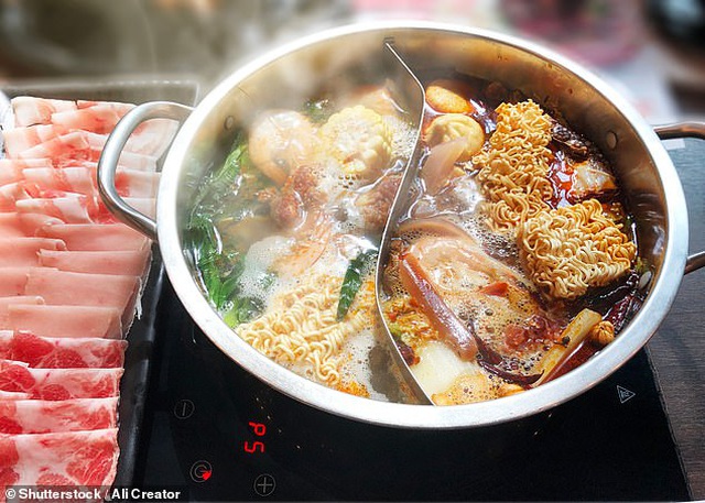 Những kiểu ăn lẩu cực kỳ độc hại m&agrave; 90% c&aacute;c gia đ&igrave;nh Việt đều đang mắc phải, khiến dạ d&agrave;y v&agrave; thực quản bị tổn thương nghi&ecirc;m trọng - Ảnh 2.