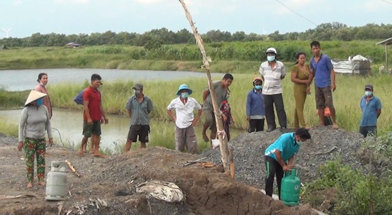 Bắt 10 người tấn công, làm 13 cán bộ công an bị thương - Ảnh 2.