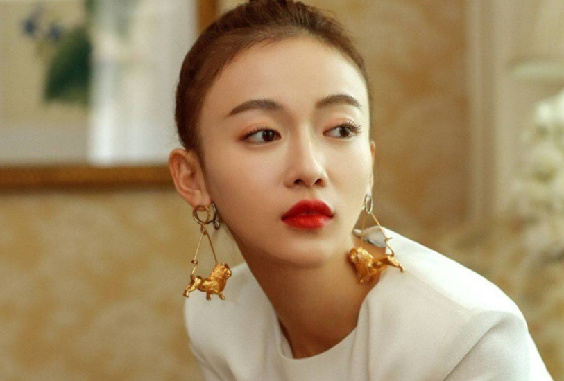 Ngô Cẩn Ngôn: Ngụy Anh Lạc chảnh choẹ dính 1001 phốt thẩm mỹ, ké fame Angela Baby giờ ra sao khi Diên Hi Công Lược hết hot? - Ảnh 9. Ngô Cẩn Ngôn: Ngụy Anh Lạc chảnh choẹ dính 1001 phốt thẩm mỹ, ké fame Angela Baby giờ ra sao khi Diên Hi Công Lược hết hot? - Ảnh 9.