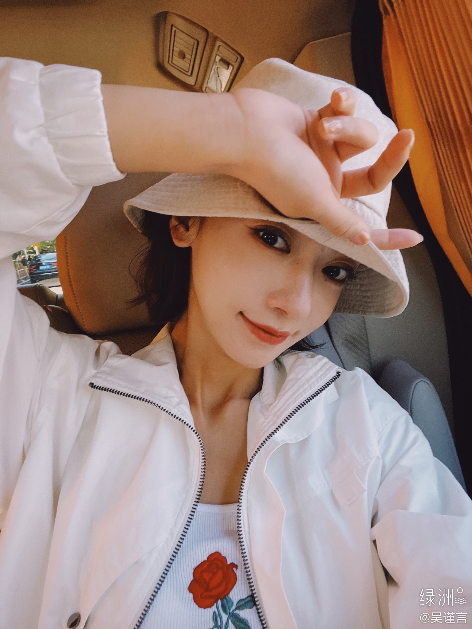 Ngô Cẩn Ngôn: Ngụy Anh Lạc chảnh choẹ dính 1001 phốt thẩm mỹ, ké fame Angela Baby giờ ra sao khi Diên Hi Công Lược hết hot? - Ảnh 13. Ngô Cẩn Ngôn: Ngụy Anh Lạc chảnh choẹ dính 1001 phốt thẩm mỹ, ké fame Angela Baby giờ ra sao khi Diên Hi Công Lược hết hot? - Ảnh 13.