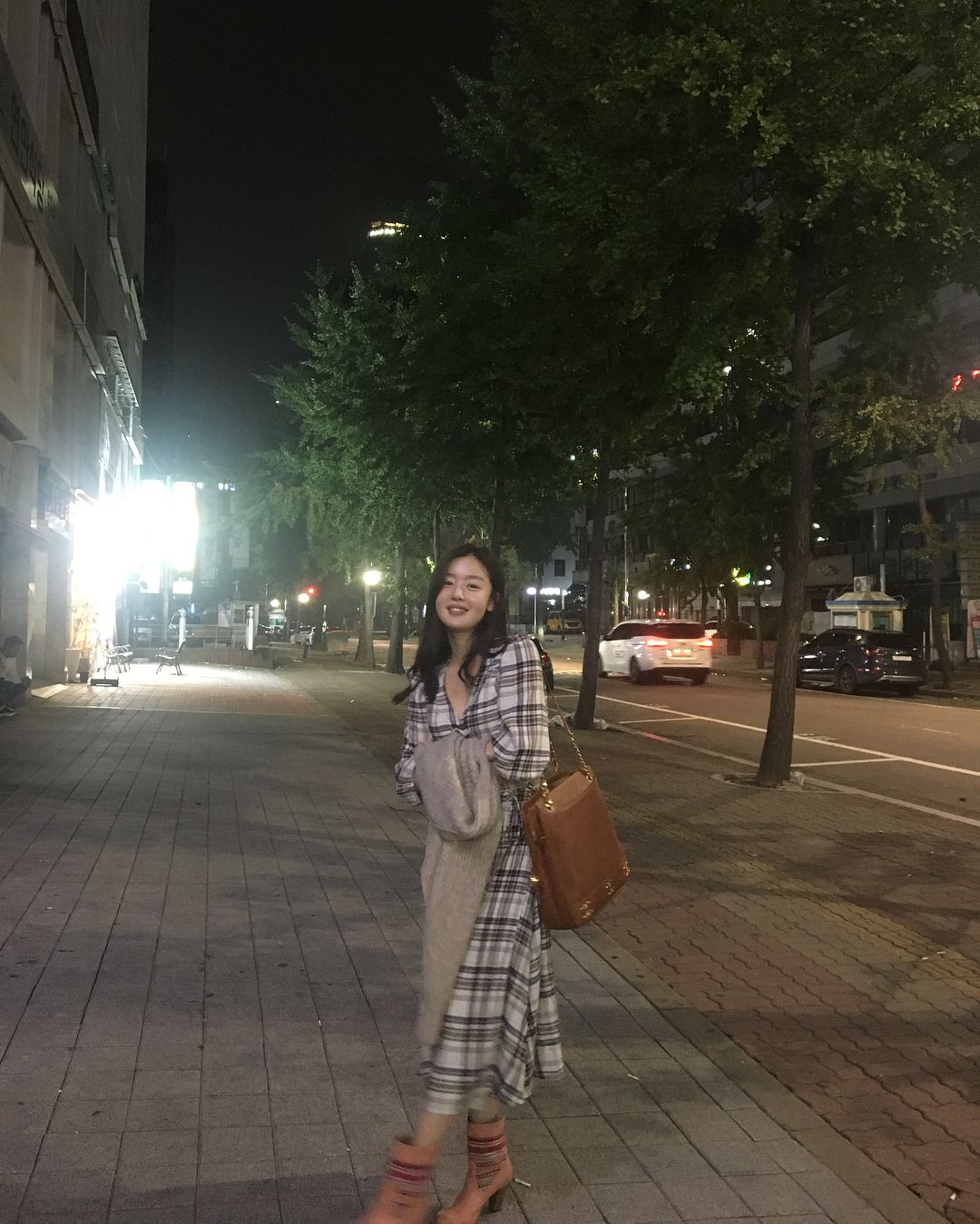 Nữ thần Kpop đình đám thế hệ 2 sau 6 năm vẫn giữ đôi bốt được chồng ảo tặng, mối quan hệ thực sự là sao đây? - Ảnh 6. Nữ thần Kpop đình đám thế hệ 2 sau 6 năm vẫn giữ đôi bốt được chồng ảo tặng, mối quan hệ thực sự là sao đây? - Ảnh 6.