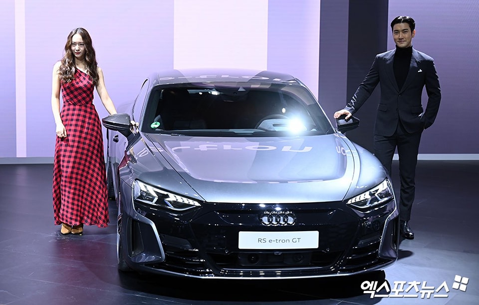 Krystal - Siwon hóa couple tài phiệt dự sự kiện, công chúa băng giá bị dìm kinh dị vì kẻ thù truyền kiếp của giới nghệ sĩ - Ảnh 3. Krystal - Siwon hóa couple tài phiệt dự sự kiện, công chúa băng giá bị dìm kinh dị vì kẻ thù truyền kiếp của giới nghệ sĩ - Ảnh 3.