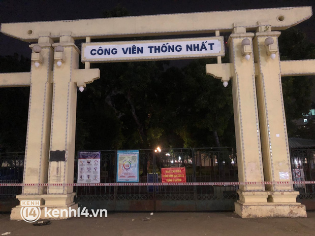 Diễn biến dịch ngày 27/11: Học sinh lớp 12 ở Hà Nội mắc Covid-19, từng đến tiêm vắc xin tại trường; Ca mắc tăng cao trong cộng đồng, nhiều tỉnh dừng các dịch vụ giải trí - Ảnh 1.