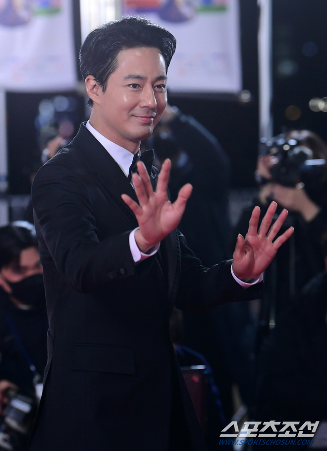 Không phải nữ thần, hội bạn thân tài tử đắt giá mới “gây nổ” Rồng Xanh: Jo In Sung - Song Joong Ki soái “ngộp thở”, Kwang Soo lại sao thế này? - Ảnh 8.