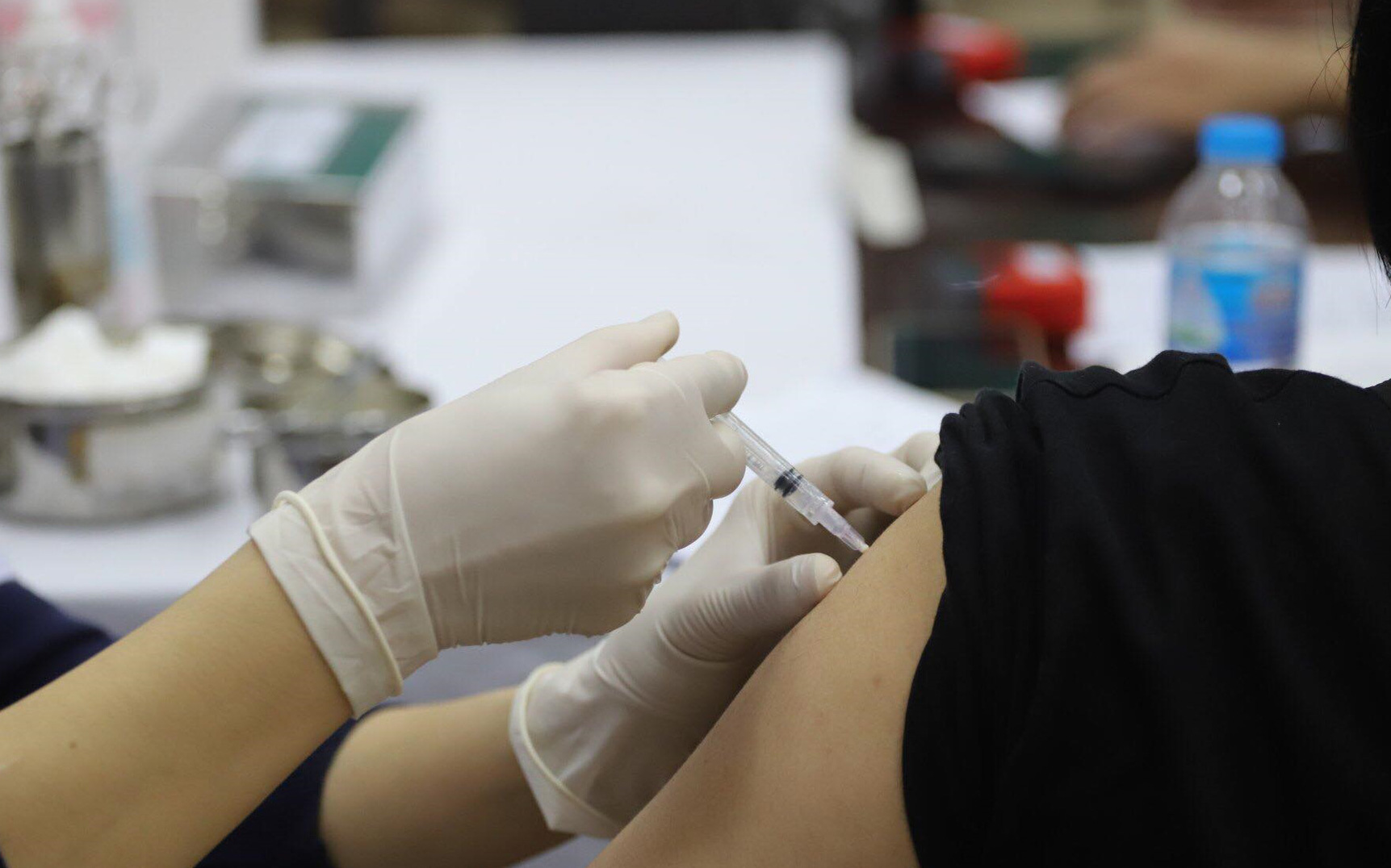 Hà Nội: Học sinh lớp 12 dương tính SARS-CoV-2, từng đến trường tiêm vaccine