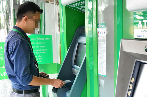 Thẻ ATM chưa chuyển đổi có được giao dịch? - Ảnh 1.
