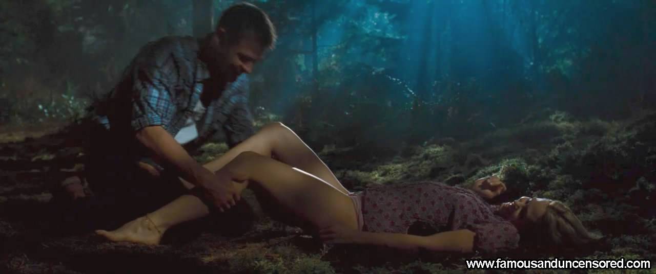 5 cặp đôi mê sex để rồi bỏ mạng trong phim kinh dị: Thần Thor Chris Hemsworth xanh mặt khi bạn gái bị xiên cực mạnh! - Ảnh 2. 5 cặp đôi mê sex để rồi bỏ mạng trong phim kinh dị: Thần Thor Chris Hemsworth xanh mặt khi bạn gái bị xiên cực mạnh! - Ảnh 2.