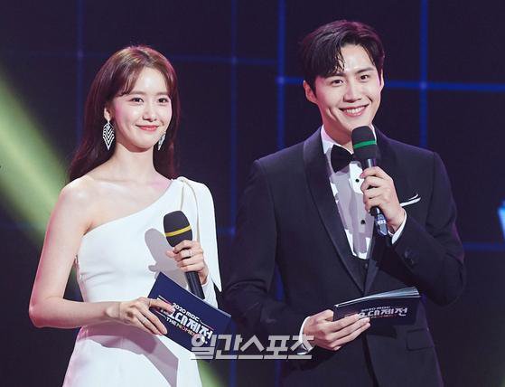 5 cặp sao Hàn khiến fan kêu gào đóng chung: Yoona - Kim Seon Ho đẹp đôi tràn màn hình, làm ơn tái hợp đi! - Ảnh 3.