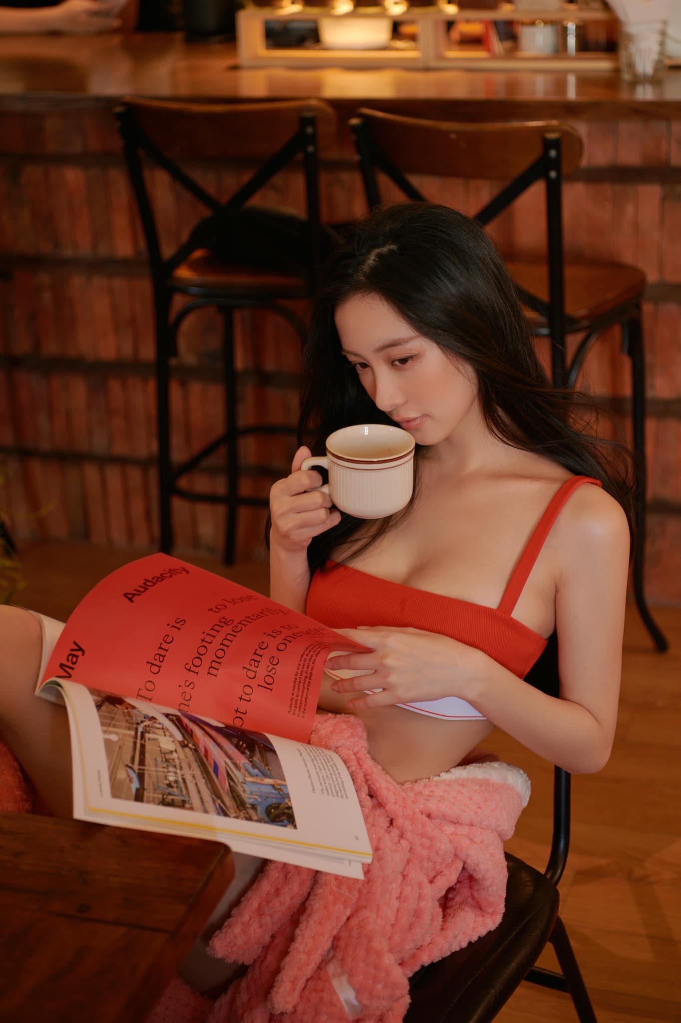 Mỹ nhân Vbiz đốt cháy cuối tuần bằng màn khoe đường cong cực gắt, vòng 1 khủng chực trào ra ngoài! - Ảnh 2. Mỹ nhân Vbiz đốt cháy cuối tuần bằng màn khoe đường cong cực gắt, vòng 1 khủng chực trào ra ngoài! - Ảnh 2.
