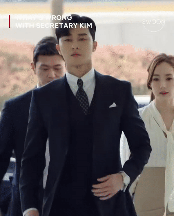 Hội anh chị phim Hàn thần thái đỉnh như siêu mẫu: Son Ye Jin đi bộ như catwalk, trùm cuối thả dáng hết nước chấm luôn - Ảnh 1.
