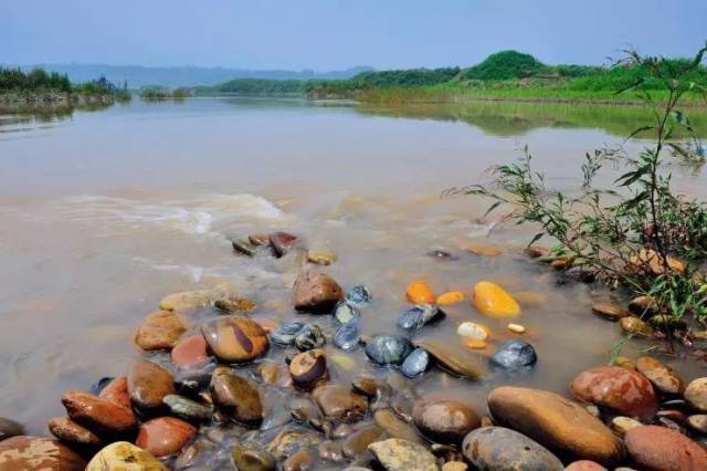 Vì sao dân Trung Quốc đổ xô săn ngọc Trường Giang, có người còn trả giá 3 căn nhà để mua một viên đá tại đây? - Ảnh 2.