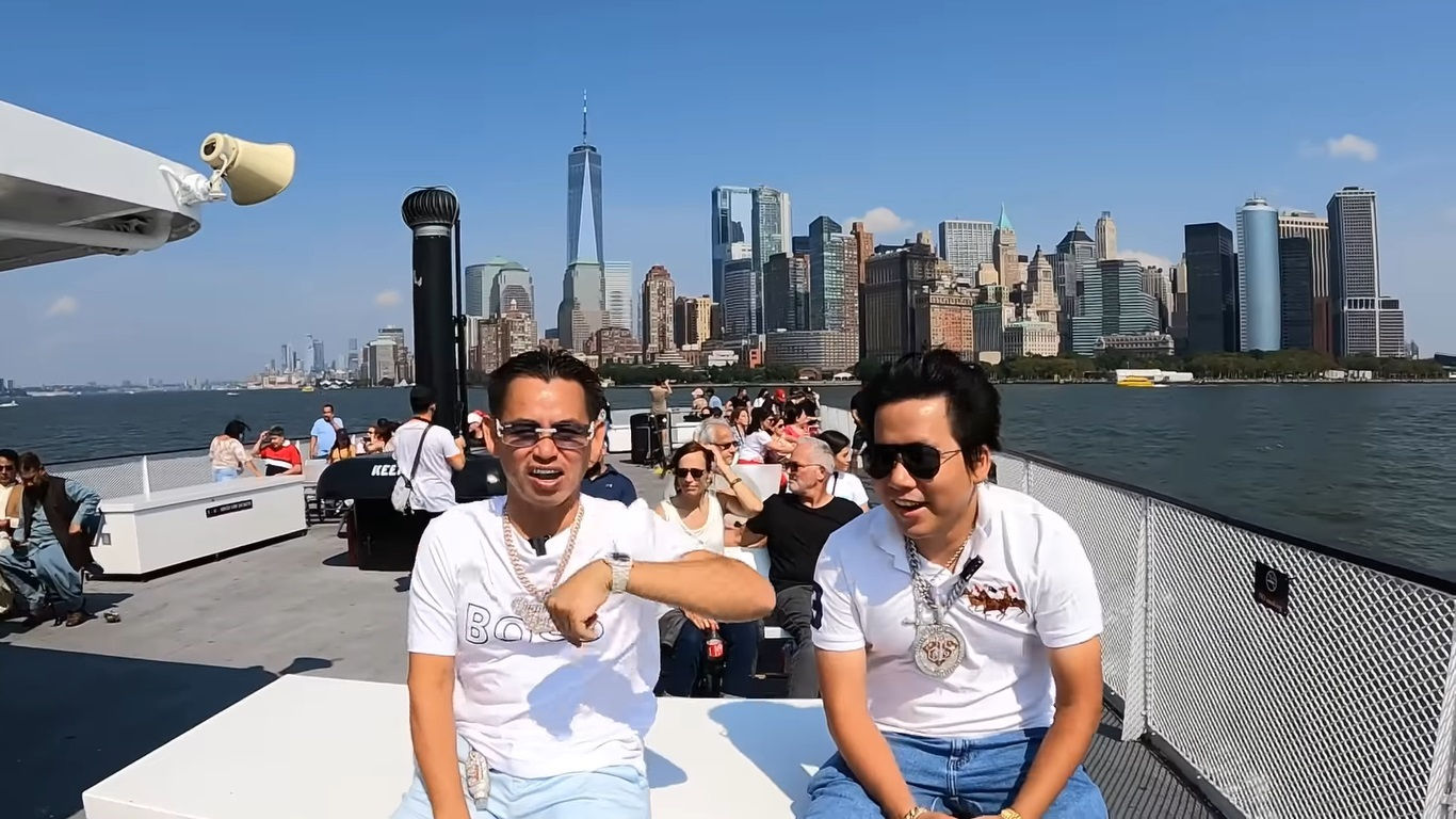 Giữa ồn &agrave;o Khoa Pug v&agrave; Johnny Đặng cạch mặt nhau, CĐM x&ocirc;n xao nghi vấn đ&acirc;y chỉ l&agrave; chi&ecirc;u ve sầu tho&aacute;t x&aacute;c để đ&aacute;nh lạc hướng nh&agrave; đầu tư? - Ảnh 1.