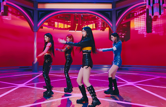 Tranh cãi vũ đạo đỉnh nhất Kpop 2021: aespa có điệu nhảy viral cũng không đọ được với Brave Girls và mỹ nhân Street Woman Fighter - Ảnh 2. Tranh cãi vũ đạo đỉnh nhất Kpop 2021: aespa có điệu nhảy viral cũng không đọ được với Brave Girls và mỹ nhân Street Woman Fighter - Ảnh 2.