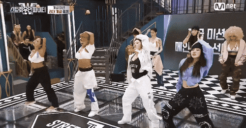 Tranh cãi vũ đạo đỉnh nhất Kpop 2021: aespa có điệu nhảy viral cũng không đọ được với Brave Girls và mỹ nhân Street Woman Fighter - Ảnh 1. Tranh cãi vũ đạo đỉnh nhất Kpop 2021: aespa có điệu nhảy viral cũng không đọ được với Brave Girls và mỹ nhân Street Woman Fighter - Ảnh 1.